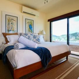 Penthouse luxury with ocean views Resort pools, ξενοδοχείο σε East End