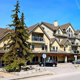 PRC Annex - Pet Friendly, hotel in Canmore