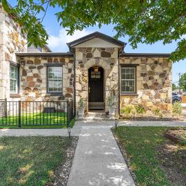 Boutique Cottage near Square and Southwestern, EV Ready