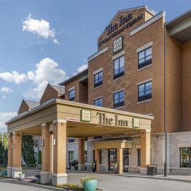 Best Western Plus Franciscan Square Inn & Suites Steubenville, hotel en Steubenville