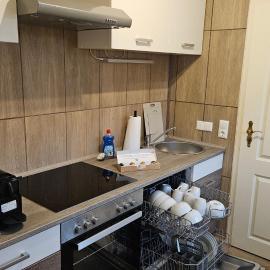 Stylish Apartment 28 qm mit privater Küche und privatem Bad für zwei Personen, hótel í Altotting