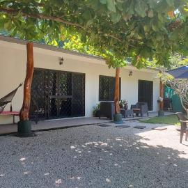 Aloha Surf Nosara - Casa 'Ohana, hotel in Nosara