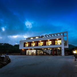 Goraesu Pension, hotel in Seogwipo