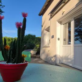 Gîte duplex Carosselle et Clarallen、Saint-Vauryのホテル