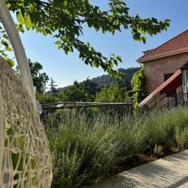 Yassmina Guest House, hotel a Maasser Al Chouf