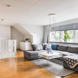 Stylish Family Retreat with Private Cinema, Hotel in Sibbhult