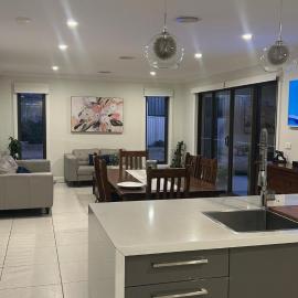 Lap of Luxury- Executive Retreat-Premium Bathurst Stay, хотел в Kelso