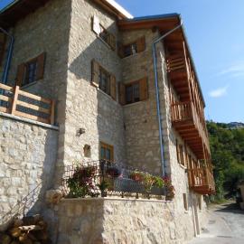 Appartamenti Camere Agritur Masi Brenta, hotel u gradu Rovereto