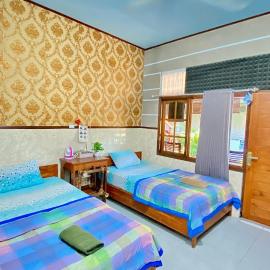 Sawitri Homestay, hotel u gradu Padangbai