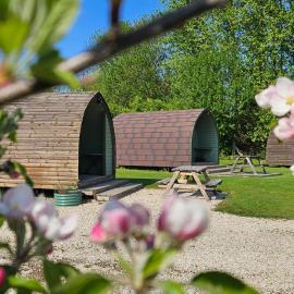 Camping Pod on Quiet Adults Only, Dog Friendly Campsite, hotel em Pocklington