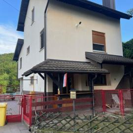 Vuglovec House – hotel w mieście Vuglovec