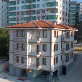 Güven Palace Suites, hotel di Sürmene