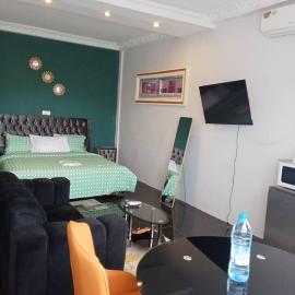 Wellness Home Bali - Douala, hotel u gradu 'Douala'