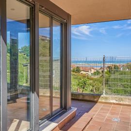 Apartamento Playa Mogro, 2 hab, 2 baños ,Vista Mar, Mymogrohome、モグロのホテル