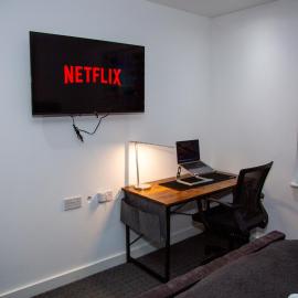 Modern 2 Bedroom Apartment Free Parking