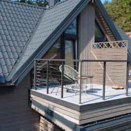 Rytas cozy apartment in the guest house with the terrace and the stunning view to the river side, hotel in Birštonas