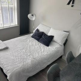 Umazis Bespoke Properties- The Hyde, hotel in The Hyde
