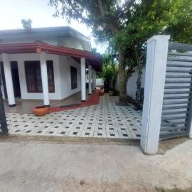 Breeze Blows- Solitude Holiday Home, hotel in Matara