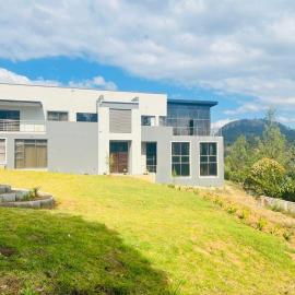 Miombo Luxury Villa, מלון בUmtali