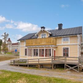 HernöRum - Rum i Villa Fiskekroken, hotel u gradu Hernesand