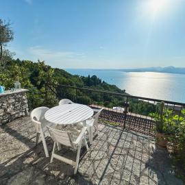 Apartment Belvedere, hotel in Torri del Benaco