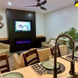 Modern 2BR Retreat in Harbor, מלון בהארבור ספרינגס