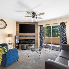 Fairway View Escape - For 8, hotel sa Branson