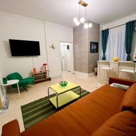 The Artist's Nook - Syntagma Escape