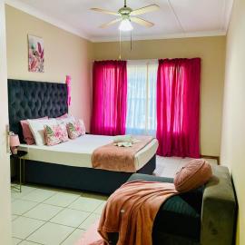 Rainbow Palace, hotel in Bloemfontein