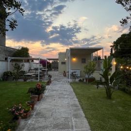 Casa Vacanze La Vecchia Brace – hotel w mieście Lequile