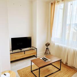 Appartement spacieux au centre-ville, hotel din Montluçon