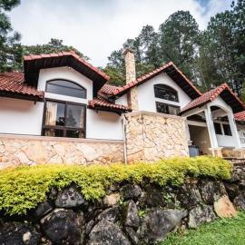 San Rafael CASA PATRONAL, hotel v destinácii Cobán