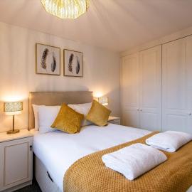 5 Bedroom Family & Contractor House in Nuthall, Nottingham - Sleeps 9 - By CircleWay Homes