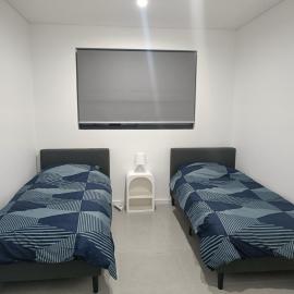 Superior Twin Room in Spacious and Modern Home - NR10, hotel di Guildford