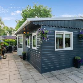 Chalet in Reutum by Almelo Nordhorn Canal, hotelli kohteessa Reutum