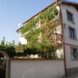 Къща за гости Боневи, Hotel in Pavel Banya