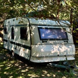 Arion Camp - будиночки в кінному клубі, hótel í Bobritsa