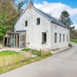 Holiday Home in Philippeville with garden, hotelli kohteessa Philippeville