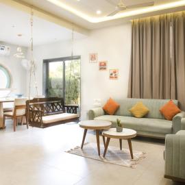 Navkar Riviera Villa with Private Pool Surat-Navsari, Hotel in Navsāri