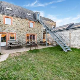 Rustic Estate with Sauna, Hotel in Ambly