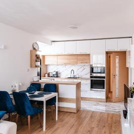 Renovated 1 Bedroom - Full Kitchen - Parking - 4km Tsarevets