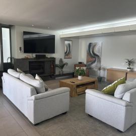 Sunset Links Golf Estate home, walk to Beach