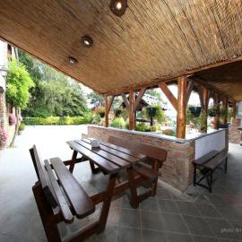 Modern Spacious Holiday Home, hotel a Mettet