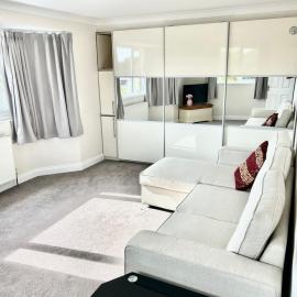Wonderful two bedroom bungalow in Oxford, hotel in Kidlington
