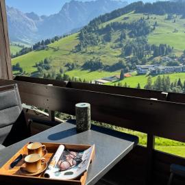 Appartement mit Balkon und Hallenbad