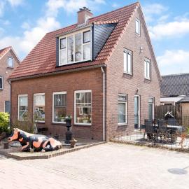 Peaceful Family Home in Elim, hotel a Elim