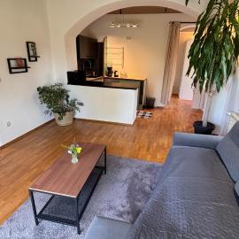 Gemütliches 50qm Apartment mit Terrasse und Garten, hotel v destinácii Babensham