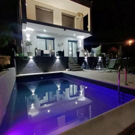 Private Villa with Pool - Utjeha Hills
