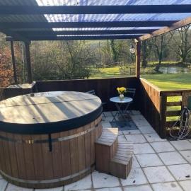 Hendre Glamping- Caravan Bryngwyn, hotel a Boncath