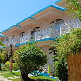 Fun Holiday Beach Hotel、ネグリルのホテル